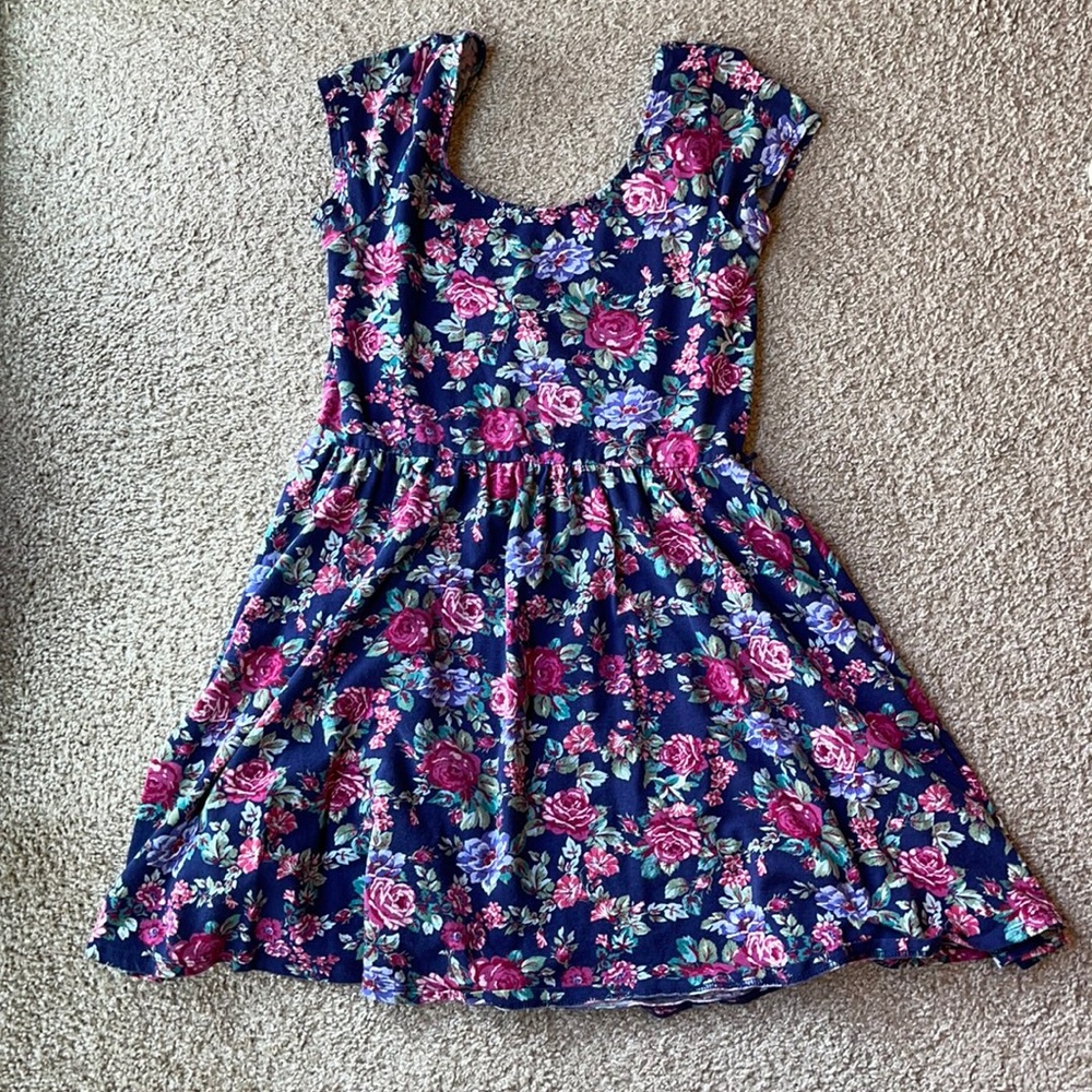 Forever 21, flowery skater dress. Size large.